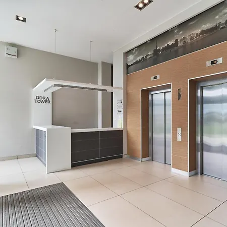 Odra Tower By Renters * Breslavia